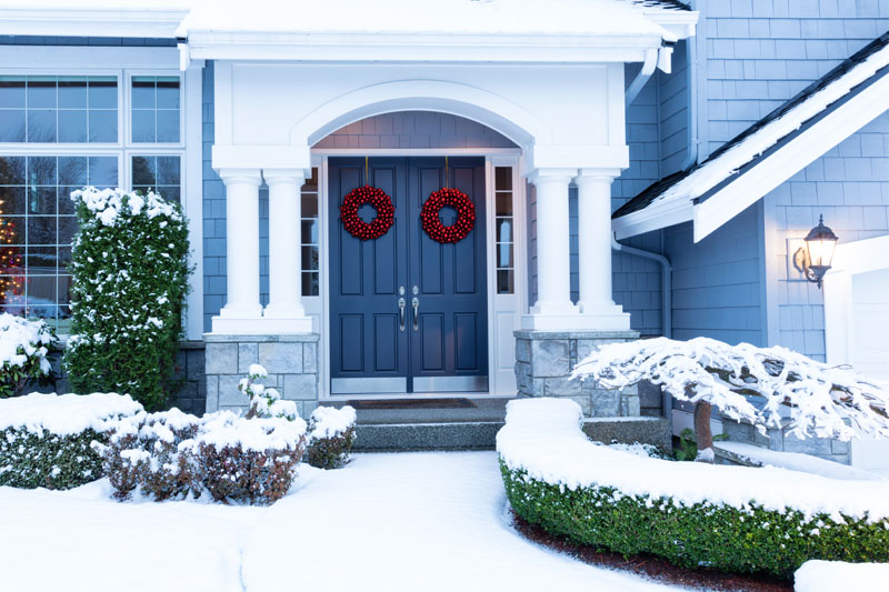 Buying and Selling A Los Angeles House During the Holidays